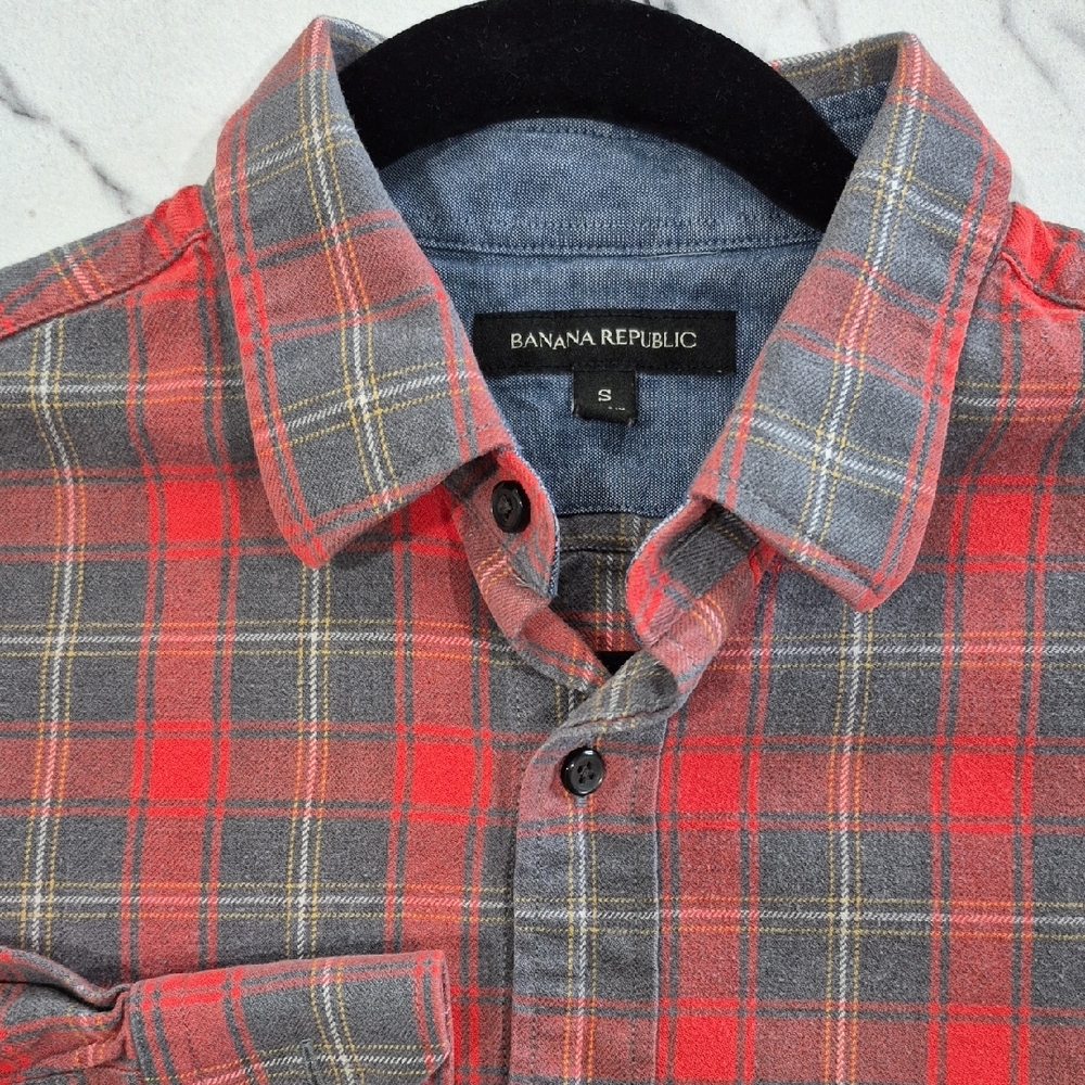 Banana Republic Flannel Long Sleeve Shirt, Mens Small, Red & Gray Plaid